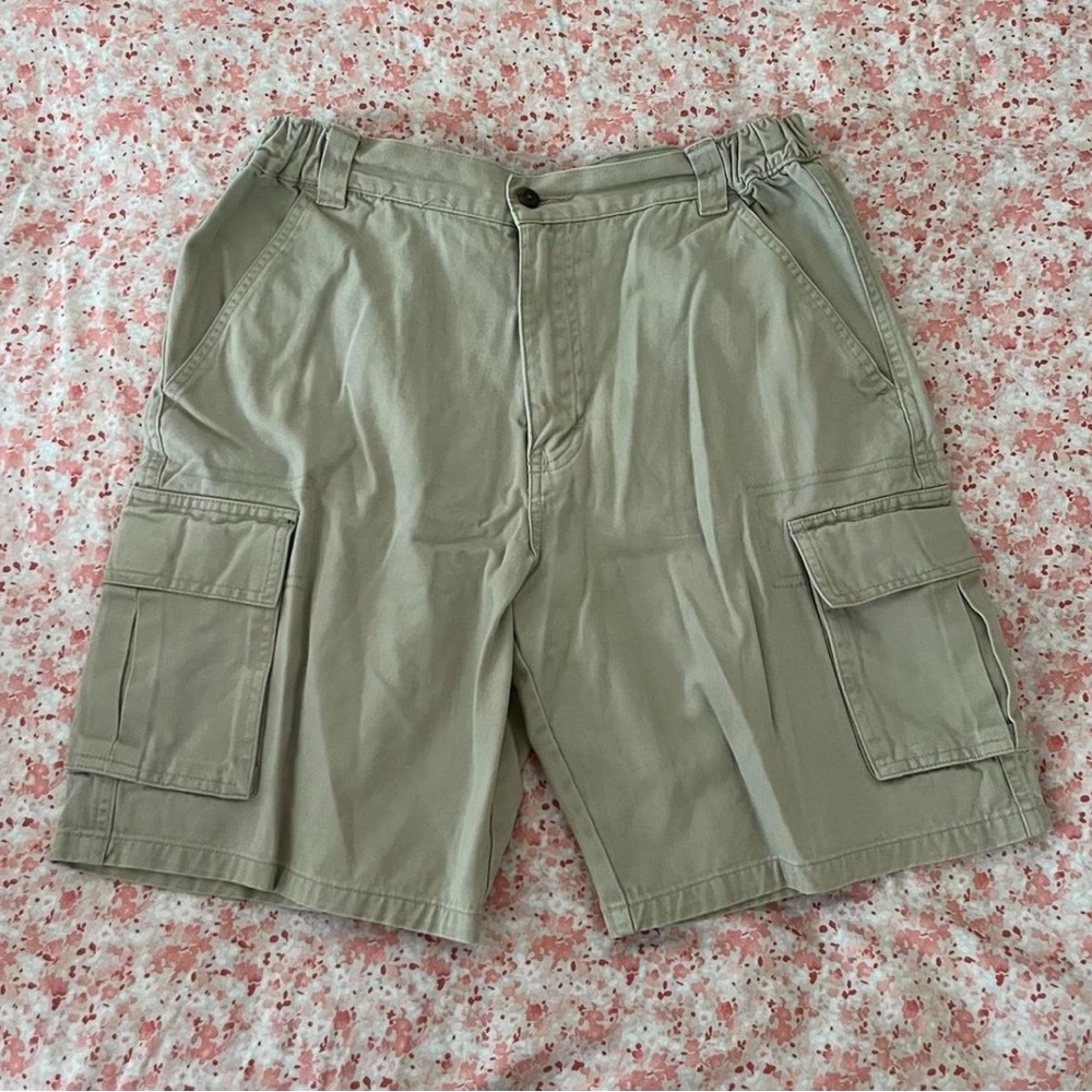 Basic Editions Men's Cargo Shorts in Tan
